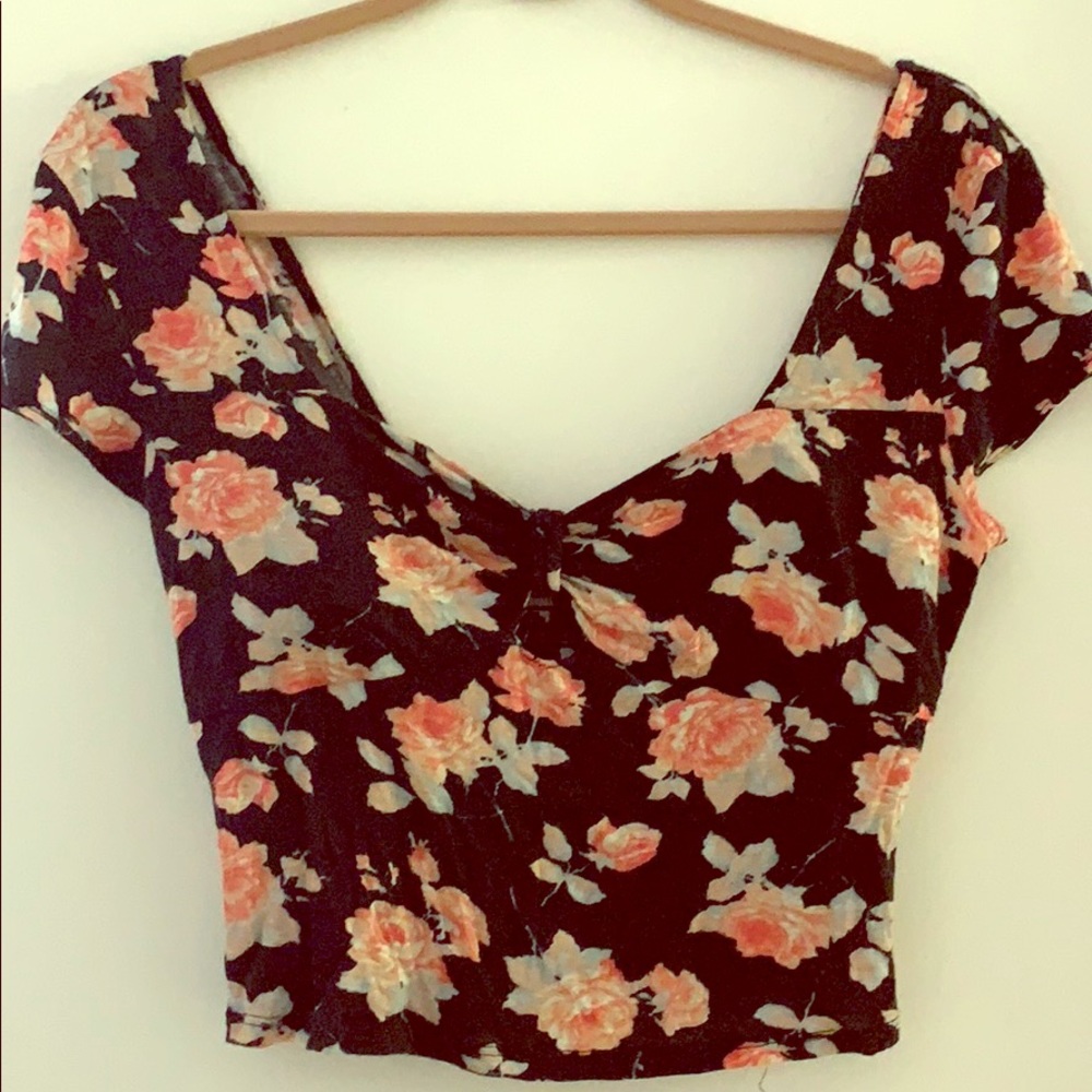 *ADORABLE* Floral Crop Top 🌸🌺🌻🌼